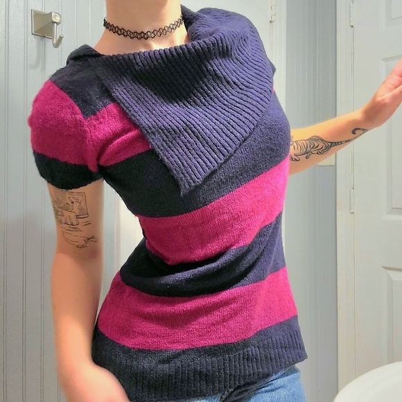 sweater - Picture 1 of 8
